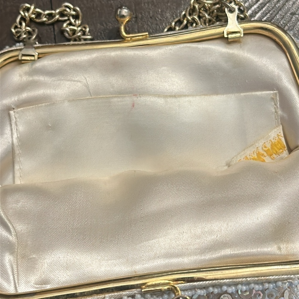 Hand Made Hong Kong Beaded off white bag - Picture 8 of 16
